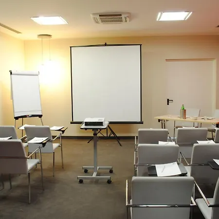 Holiday Inn Genoa City By Ihg-3